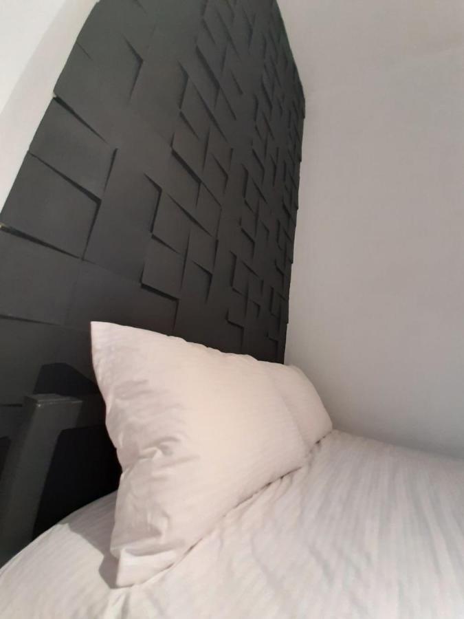 21/9 Baker Street Hostel Lviv Kültér fotó